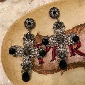 Free People cross earrings🖤